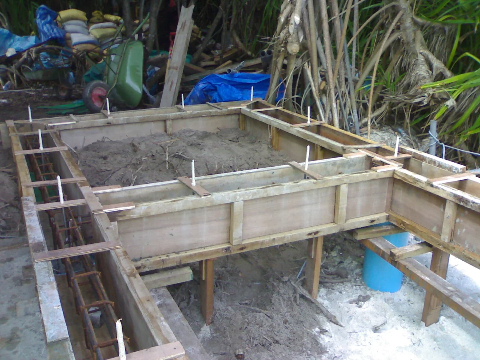 Reinforced strip foundations set out in the sand at Ethere Madivaru