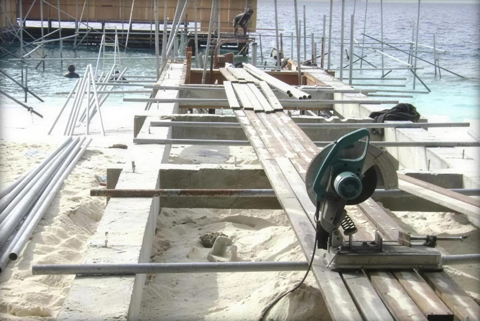New jetty under construction at Angsana Ihuru